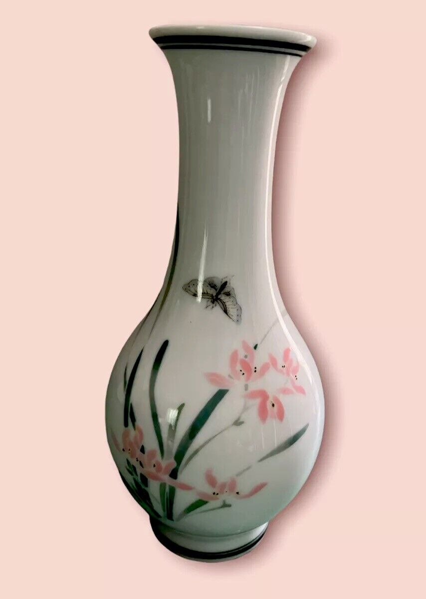 Vintage Elegant Liling Kiln Fine Porcelain Bud Vase Hand Painted Made In China