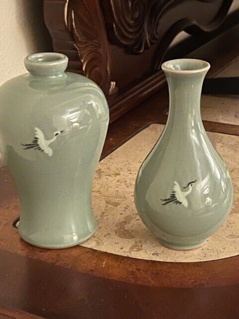 Asian vases with marking set of 2 Flying Cranes in Green. 6.5\