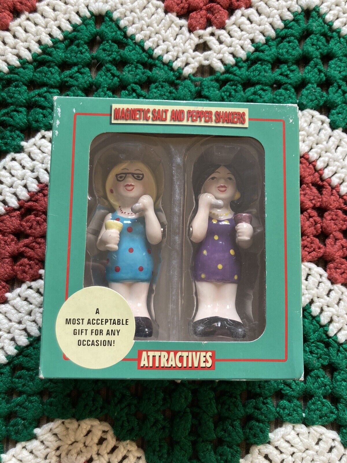 Attractives Phoney Friends Magnetic Salt And Pepper Shakers Set Vintage 80s