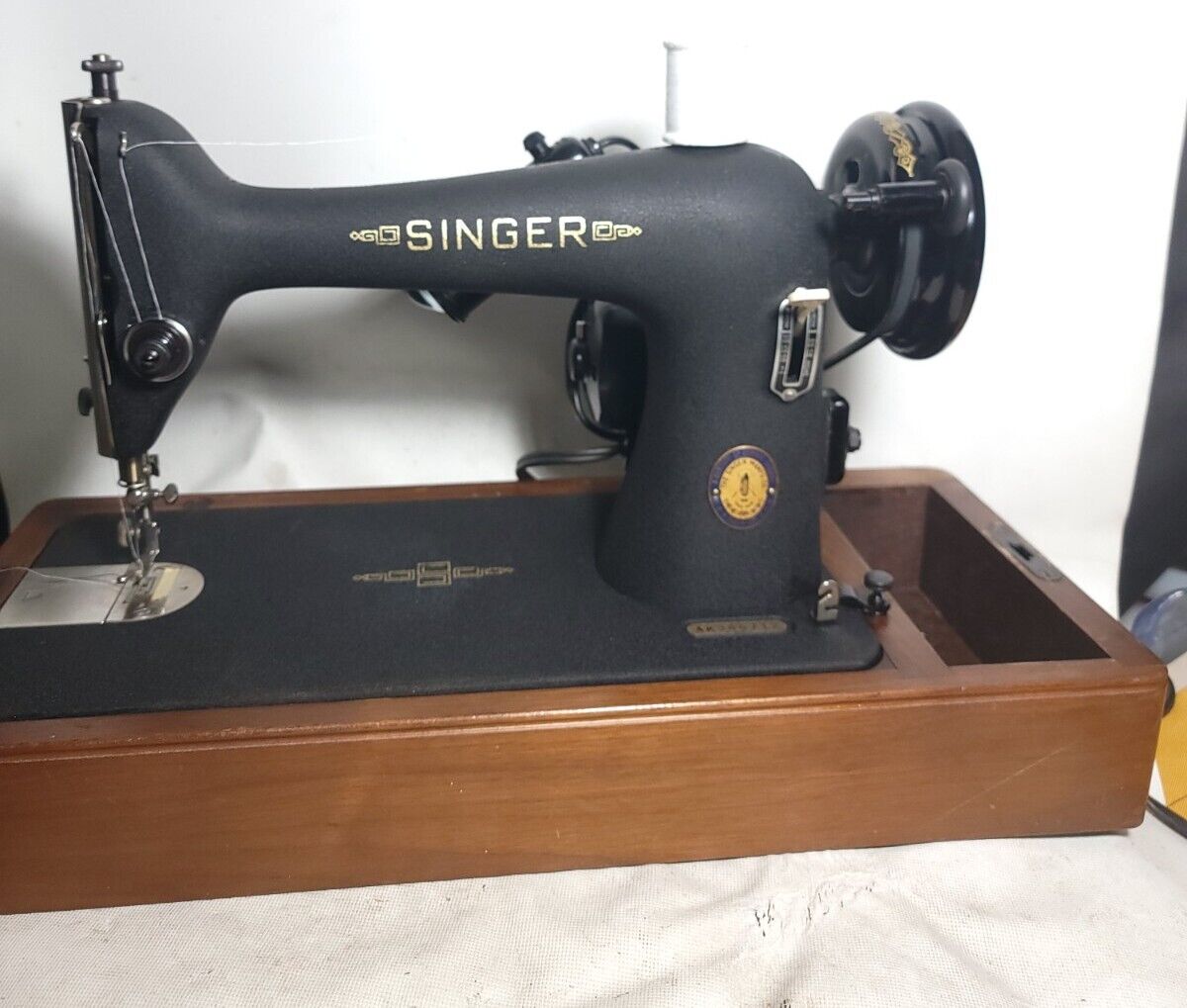 Singer Sewing Machine 1951 66 Black Crinkle Finish- Booklet, Attachments & Pedal