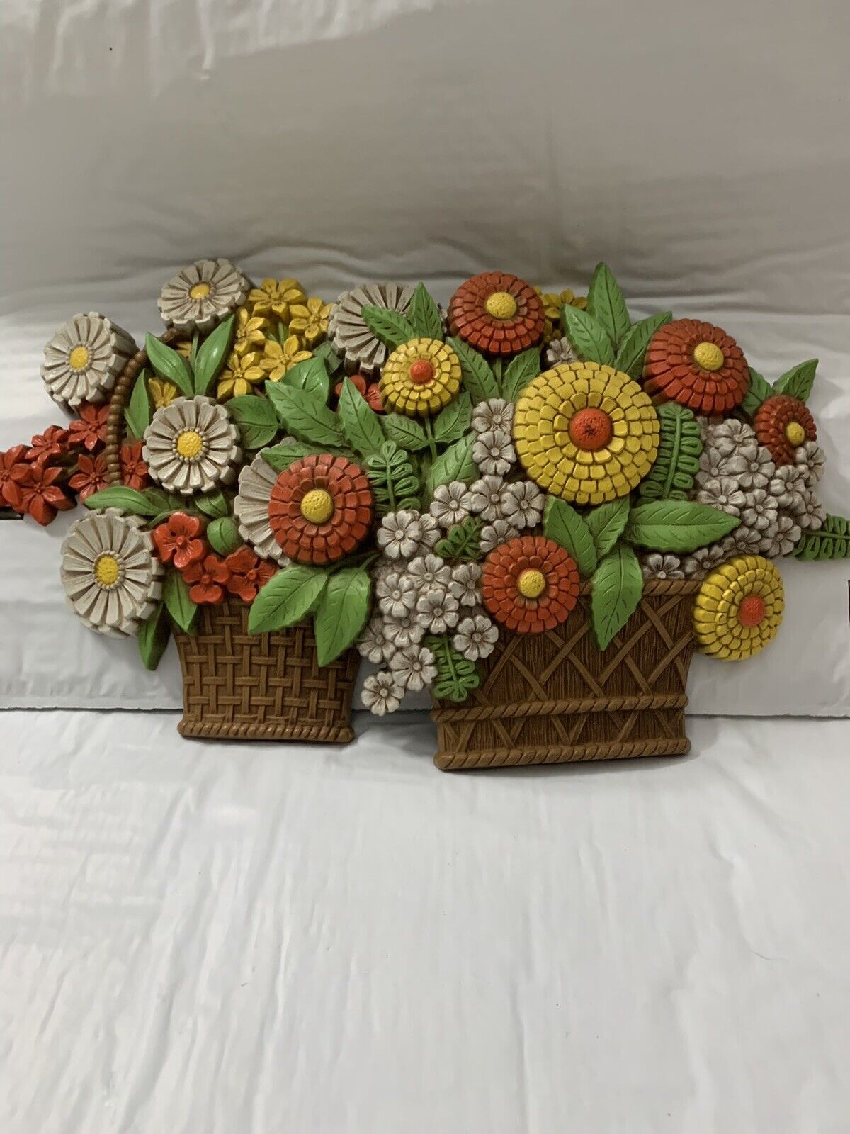 Vintage 1975 Pair Of Syroco Flower Baskets Wall Hanging Plaques MCM/Retro